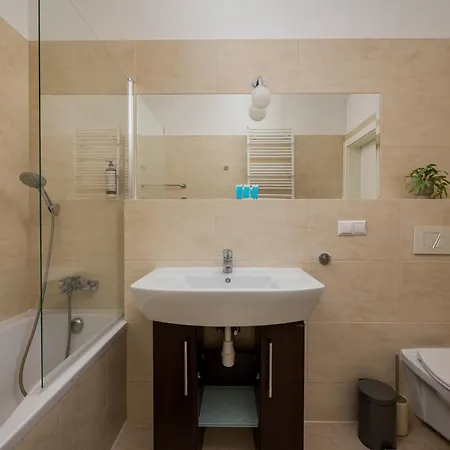 Okopowa Spacious By Bookinghost Warszawa