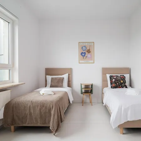 Okopowa Spacious By Bookinghost