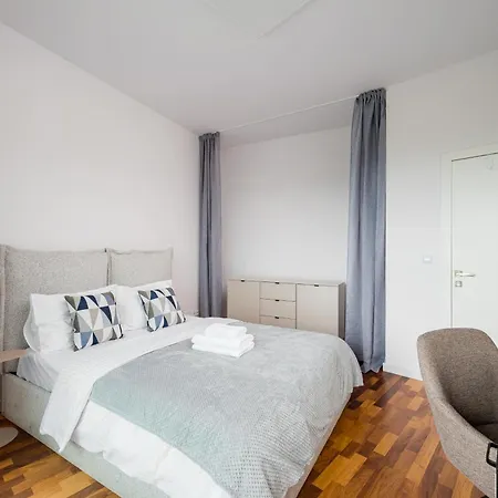 Okopowa Spacious By Bookinghost * Warszawa